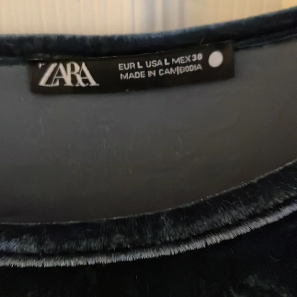 ZARA BLUE Crushed Velvet Shoulder Pad Bodysuit in size Large - Picture 5 of 7